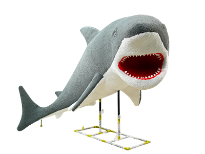 Топиари акула - газон Есо