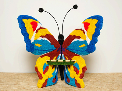 Топиари Бабочка - лавочка №2, сосна - газон Eco