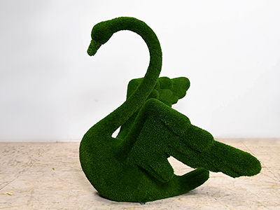 Топиари лебедь Жакар - газон Есо