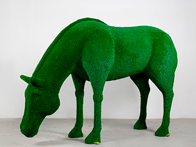 Топиари лошадь Марта - газон Есо