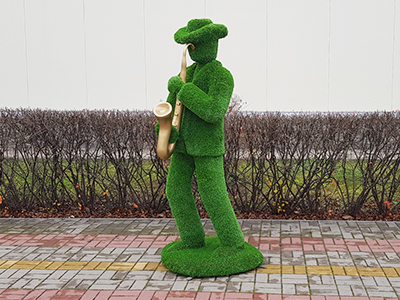 Топиари музыкант с саксофоном - газон Eco+