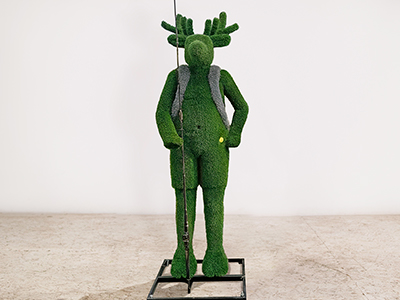 Топиари олень рыбак - газон Есо