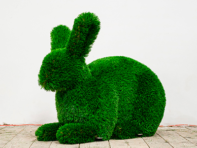 Топиари заяц Сали - газон Deluxe