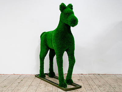 Топиари жеребенок Форди - газон Deluxe