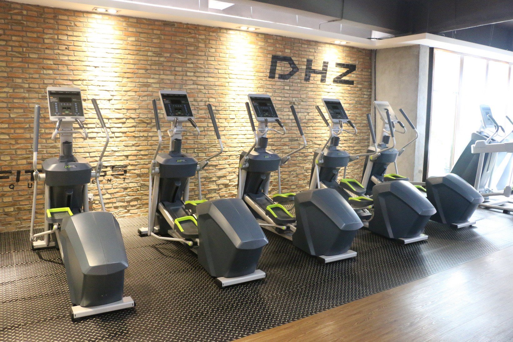 Эллиптический тренажер DHZ x9200 - вид 3