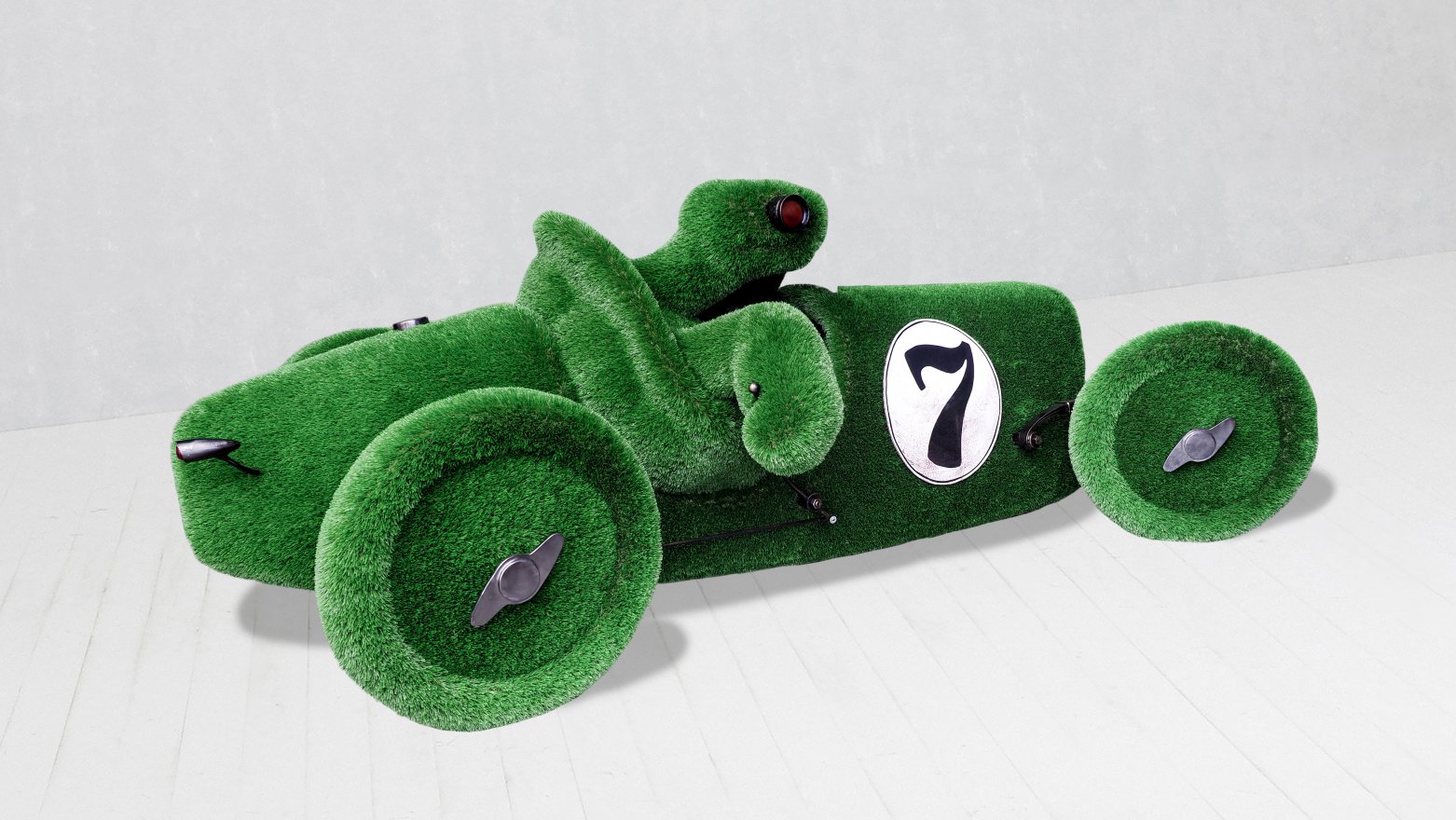 Топиари Черепаха в ретро автомобиле - вид 4